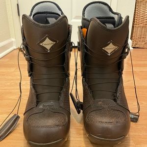 Women’s Burton Emerald Snowboard Boots Size 8.5